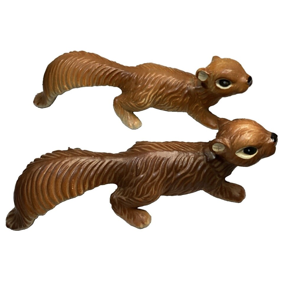 Artmark Climbing Squirrel Pair Hand Painted In Japan Ceramic Vintage Knickknacks